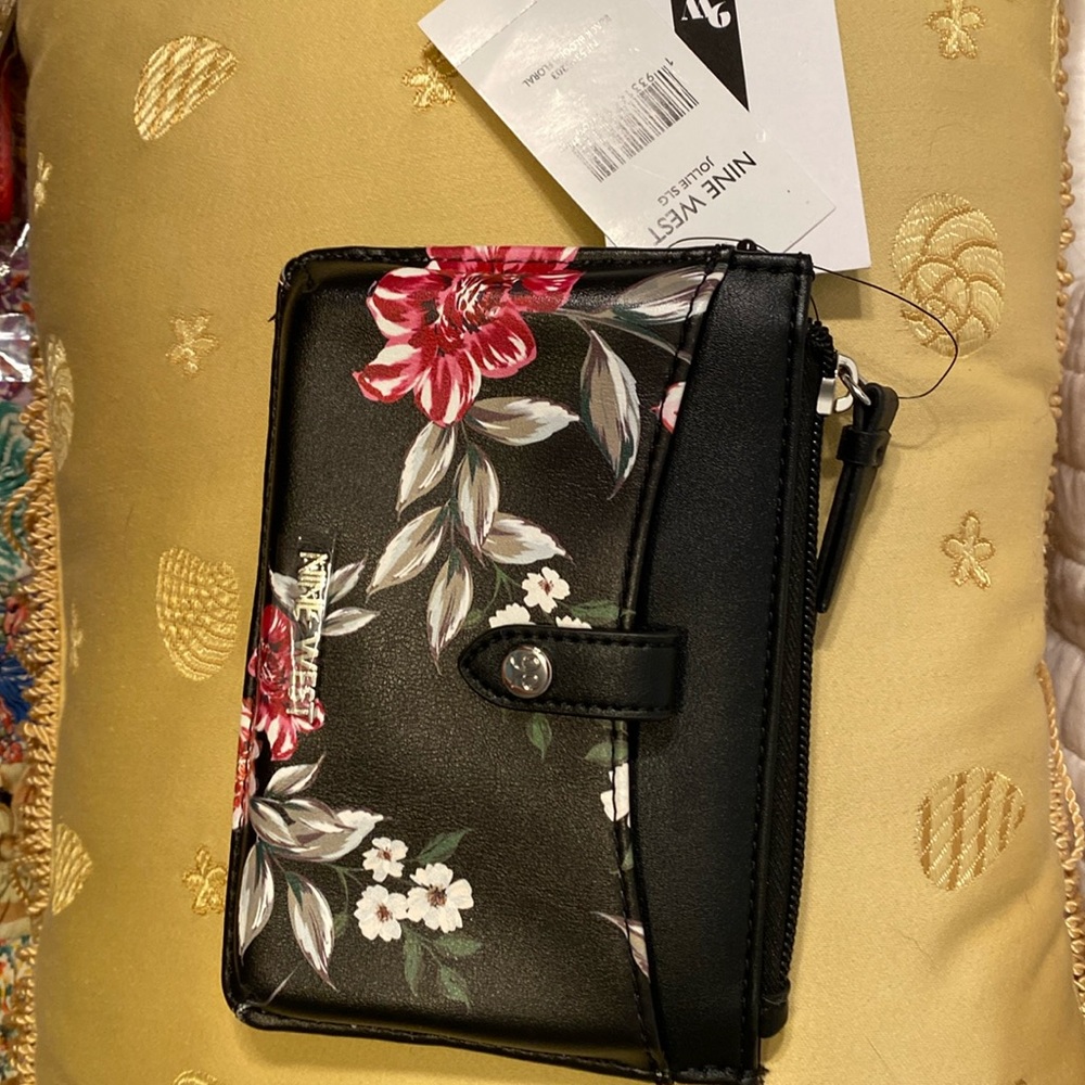 NINE WEST JOLLIE SLG FLORAL WALLET NWT SNAP & ZIP POCKET